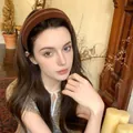 Brown flocked headband for women with a vintage padded design for high crown effect - Brown