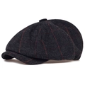 Dettaglio del cappello da strillone in lana grigio scuro con quadri rossi e tweed - Nero