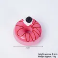Donut artificiale in PU rosa con crema bianca e bacca per decorazione domestica - Rosso-Gelsi