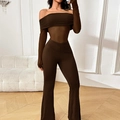Detail eines dunkelbraunen schulterfreien Jumpsuits mit Mesh-Einsatz und Schlaghose - XS / Braun