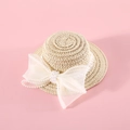 Dettaglio ravvicinato di cappello di paglia per animali con pizzo e perle eleganti - S(13CM) / Cappello con Fiocco di Perle Bianco