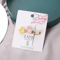 Pince à cheveux japonaise dorée avec chat en émail rose, fleur jaune et cristaux brillants - Pince à Bec de Canard Chat Rose Fleur / Chat Rose Fleur Jaune