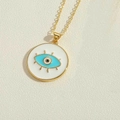 Böhmische Goldhalskette mit himmelblauem Evil-Eye-Anhänger und Wimperndetail am Rand - Weißer Emaille-Anhänger (XL2982-1)