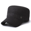 Gorra militar de invierno para hombre en lana gris oscuro con orejeras y logo metálico - Gris