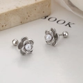 Eleganti orecchini a fiore in argento 925 con perla bianca e chiusura a vite - Argento 925 / Oro Bianco