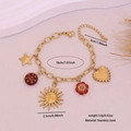 Bracciale dorato in acciaio inossidabile con ciondoli a sole, stella e ceramica rossa - Stile Fiore Luna Stella Rossa (2#)