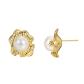 Elegantes pendientes de flor dorados con perlas blancas grandes vista frontal y lateral - Cobre Chapado en Oro de 18K / Flor Dorada (Perla Artificial)
