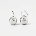 Orecchini a sfera in argento lucido in acciaio inossidabile con chiusura a leva - Stile A Argento (PDE1858)