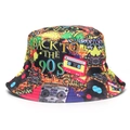 Retro Fischerhut im 90er-Graffiti-Stil mit bunten Popkultur-Symbolen und Back to 90s Text - M (56-58cm) / Schwarzer Zurück in die 90er Jahre Druck(20#)
