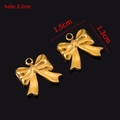 Ciondolo a fiocco in acciaio dorato, larghezza 1,5 cm e foro da 0,2 cm di diametro - Stile A / Oro