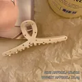 Grande pince à cheveux en acétate crème avec strass colorés pour cheveux épais 12,5cm - Modèle Croisé avec Strass Colorés / 12.5cm