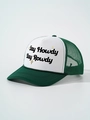 Detail van het groene ademende gaas en Say Howdy opdruk op de trucker pet - Donkergroen en Wit