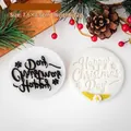 7,6 cm runder Happy Christmas Day Plätzchenstempel mit Schneeflocken für die Weihnachtsbäckerei - PLA / Weihnachtswünsche B