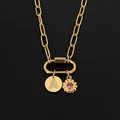 Gouden roestvrijstalen ketting met glanzende letter A en roze edelsteenhanger - Goud / Letter A