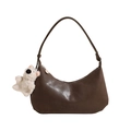 Sac hobo marron en similicuir avec un pendentif en peluche blanc et logo imprimé - Marron Kaki avec Charme