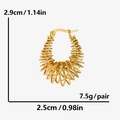 Vista dettagliata di orecchini a cerchio intrecciati dorati, 2,9 cm per 2,5 cm - Spirale Oro (D431-G)