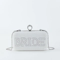 Bolso de novia blanco con perlas, letras BRIDE y cierre de anillo con pedrería - Estilo BRIDE