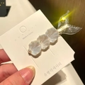 Pearlescent mermaid tail hair clip with faux pearl and elegant gold metal finish - 12# Mermaid - White