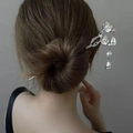 Silver flower hair pin with white pearls and tassels for traditional hair styling - F0256 Silver