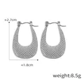 Pendientes de acero de titanio plateado en forma de U con textura, altura de 2,7 cm - Estilo de Rombos (F1284) / Color acero