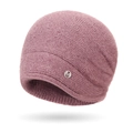 Gorro de punto para mujer en rosa palo con textura acanalada y detalle de metal M - Rosa