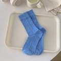 Chaussettes mi-mollet bleu vif en coton avec côtes verticales et broderie délicate - Taille unique / Aigue-marine