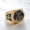 Anillo de sello dorado de San Miguel con alas de ángel, cruz y relieve sacro - US 7 / Dorado y Negro