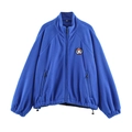 Giacca in pile blu morbida con colletto alto e ricamo circolare sul petto a sinistra - XS / Blu Reale