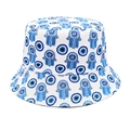 Detail van witte canvas vissershoed met blauwe Evil Eye en Hamsa Hand patronen - M (56-58cm) / Wit