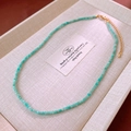 Detail van mintgroene kralenketting met gouden karabijnsluiting en verstelbare ketting - 11# Ketting-Muntgroene Steenkralen