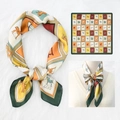 Foulard quadrato in seta con motivi equestri e design geometrico verde scuro e arancio - 70*70cm / Verde Scuro Zenzero Equestre (14)