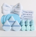 Set de maquillaje azul claro de 15 piezas con diadema, muñequeras, esponjas y borlas - Juego de 15 / Azul