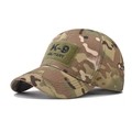 Camouflage-Baseballkappe mit K-9 Military-Stickerei und gebogenem Schirm in 45-Grad-Ansicht - Verstellbar / CP-Tarnung