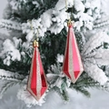 Adornos navideños de rayas rojas y doradas colgados en un árbol de Navidad nevado - Colgante de piedra / 2 Piezas/Juego