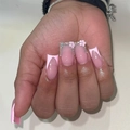 Unghie finte French rosa con fiori in resina 3D e strass scintillanti a forma di bara - Stile Fiore 3D E Strass Francese Rosa (JP3674)