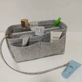 Organiseur en feutre gris avec poches multiples et compartiment zippé pour sacs - Style à Fermeture Éclair Centrale 21*11*13cm / Gris clair