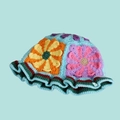 Handgefertigter Häkel-Fischerhut in Hellblau mit Blumenmustern und gewellten Rändern - M (56-58cm) / Drachenhut Blau