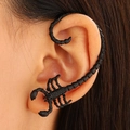 Schwarze Skorpion Ohrmanschette im Gothic-Stil für Punk und Hip-Hop Schmuck-Liebhaber - Mattschwarz Skorpion Ohrmanschette Stil (X480)