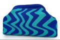 Pochette a nuvola in maglia con motivi a onde blu e verde acqua e silhouette a sacchetto - Borsa a mano in maglia / Modello a onde blu e ciano
