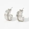 Silver wide C-shape hoop earring with hammered texture and white rhinestones - Silver Hammered White Zirconia Style (PDE779)