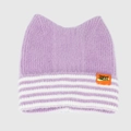 Détail du bonnet en tricot lilas avec oreilles de chat et étiquette orange - Taille unique / Violet