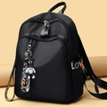 Schwarzer Oxford-Stoff Rucksack für Damen mit bunten LOVE-Gurten und Bärenanhänger - Groß / Schwarz / Mit Bärenanhänger