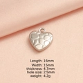 Pendentif cœur en acier titane argenté avec texture martelée et dimensions précises - Cœur à Texture Martelée (Cœur à Rayures)