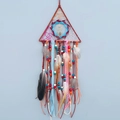 Acchiappasogni triangolare con piume colorate e perline di legno stile boho - Rosso