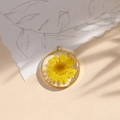Handmade copper pendant with yellow daisy real dried flower in clear resin - Golden Yellow/Gold