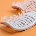 Spazzola scheletro in grigio chiaro e rosa per massaggio cuoio capelluto e styling - Spazzola scheletro / Celeste