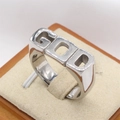 Anillo retro hip-hop GOD de acero de titanio para hombre en joyero de terciopelo - US 7 / Color Acero