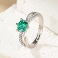 Silver adjustable ring featuring a round emerald green center stone and side zirconia - Platinum Gold [one Carat] Ljz-263 / Adjustable Open