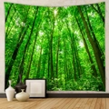 Vista dettagliata dell'arazzo forestale in fibra di poliestere su una parete materica - Paesaggio Forestale Soleggiato (GT100012) / 73X95CM