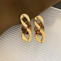 Macro detail of vintage gold chain link earrings with amber resin and tortoise pattern - 19# Silver Needle - Gold - Chain Link